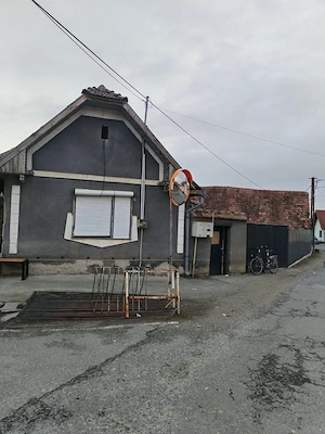 Casa de vanzare