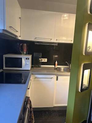Apartament cu 3 camere, 2 băi, etaj 2, mobilat și utilat - imagine 6