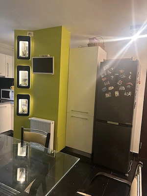 Apartament cu 3 camere, 2 băi, etaj 2, mobilat și utilat - imagine 7