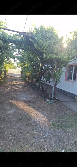 CASA LA ȚARĂ  aproape de Oraș 