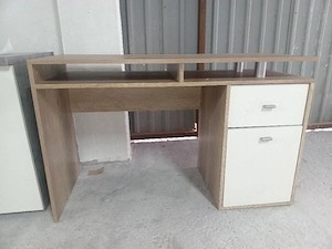 Birou modern de vânzare 