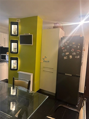 Decomandat cu 3 Camere  Cu 2 Bai Etaj 2 Zona Lunei - imagine 2