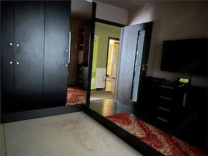 Decomandat cu 3 Camere  Cu 2 Bai Etaj 2 Zona Lunei - imagine 8
