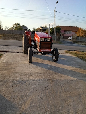 Vând tractor u445 u453