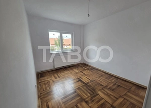 Apartament 70 mp semidecomandat 3 camere balcon 6 mp Bulevardul Unirii - imagine 3