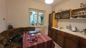 Apartament 3 camere  decomandat, etaj 3 - Valea Rosie - imagine 2
