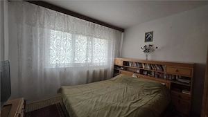 Apartament 3 camere  decomandat, etaj 3 - Valea Rosie - imagine 6