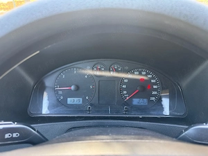 VW Transporter T5 Dubă închisă- Cabină dublă 5 locuri - 1,9 TDI - AC functional - imagine 9