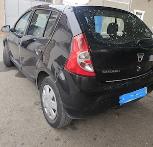 vând Dacia Sanero
