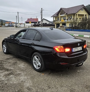 BMW 318d Sport Edition  - Bi-xenon   Navi mare   Incalzire volan + banchete fata   Senzori parcare f - imagine 2