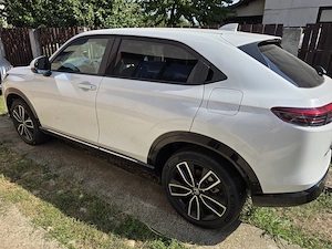 Honda HR V 2025 decembrie, proprietar direct, 2500km reali - imagine 3