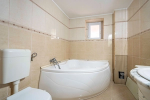 Casa cu 5 camere si 350 mp de teren in spate la parcul Salca - imagine 6