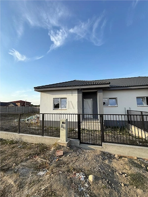 Duplex modern de v #226;nzare  #238;n Mo #537;ni #539;a Nou #259;