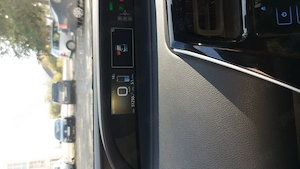 Vând auto TOYOTA PRIUS, an fabricație 2018  - imagine 5
