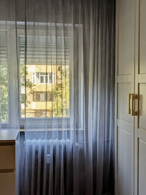 De vânzare: Apartament 3 camere, etaj 2, orientare SUD   Cartier Rovine (zona Pizzeria Ibiza) - imagine 4