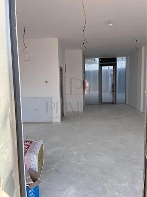 Spatiu comercial - incalzire in pardoseala - loc de parcare -  terasa - 36 mp - imagine 2