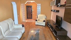 Inchiriez apartament 2 camere in Deva, parter, str. Zamfirescu, mobilat, utilat integral - imagine 2