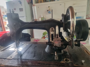 Mașină de cusut Singer vintage an fabricație 1900,  manuala cu manivela