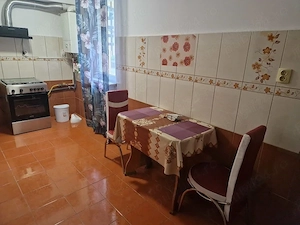 Închiriez apartament - imagine 3