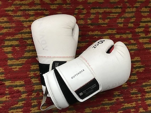Mănuși de box profesionist, MMA. Disponibile 3 perechi. 