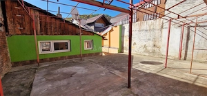 Resita Casa Singur in Curte Zona buna - imagine 16