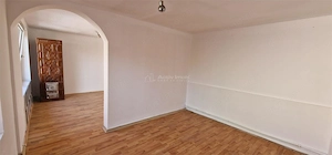 Resita Casa Singur in Curte Zona buna - imagine 11