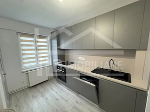 Apartament cu 2 camere, 50 mp, decomandat, Zona Fortuna - imagine 8