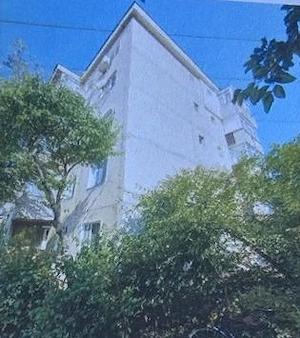 SCHIMB 2 APARTAMENTE cu 3 camere în Ploiești CU CASĂ +- diferență