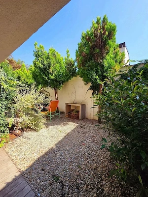 2 Camere + Curte PRIVATA - 83 mp - 5 minute Metrou Parc BAZILESCU  - imagine 2