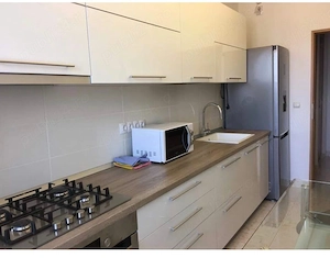 Proprietar închiriez garsonieră in zona Compa relatii intre orele 10-18  - imagine 5