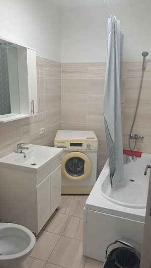 Închiriez apartament  - imagine 8