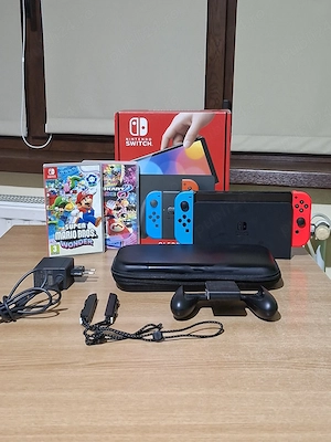 Un cadou de Craciun. Nintendo Switch Oled. Cu toate accesoriile originale.