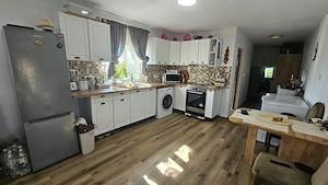 Casa 2 dormitoare, living si bucatarie open space, complet renovata si utilata,la 4 min Dunare  - imagine 8