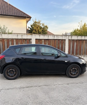 Opel Astra J 2011  - imagine 2