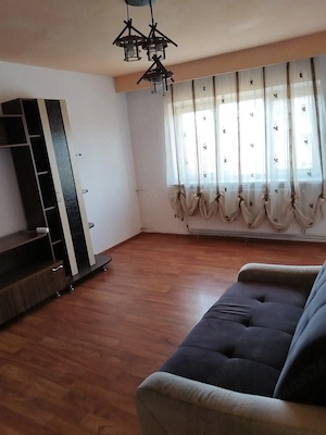 Apartament 3 camere decomandat, de vânzare 