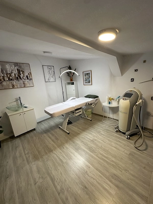 Laser epilare definitva..predau salon complet mobilat,cu laser epilare definitiva dioda...