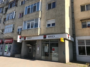 Inchiriez spatiu comercial in Mangalia strada 1 Decembrie 1918 bl. X5 parter , 100 mp - imagine 9