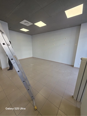 Inchiriez spatiu comercial in Mangalia strada 1 Decembrie 1918 bl. X5 parter , 100 mp - imagine 4