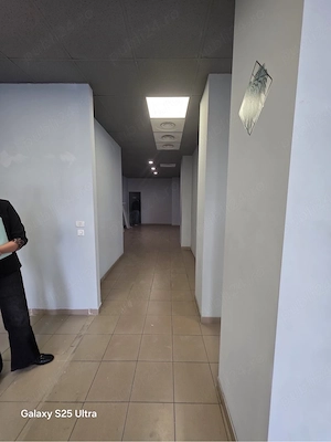 Inchiriez spatiu comercial in Mangalia strada 1 Decembrie 1918 bl. X5 parter , 100 mp - imagine 5