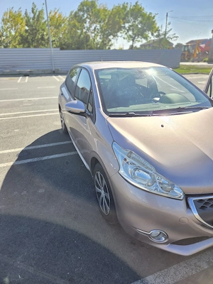 peugeot 208 - imagine 2