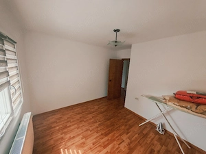 vand apartament 3 camere decomandat 1 Mai - imagine 3