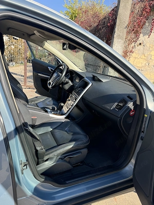 volvo xc 60 albastru  - imagine 3