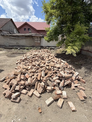 caramoda din demolari 1,5 de bani bucata 