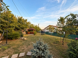 Casă cu teren de 1.366 mp și front stradal de aproximativ 60 ml   Dâmbu Rotund, Cluj-Napoca - imagine 4