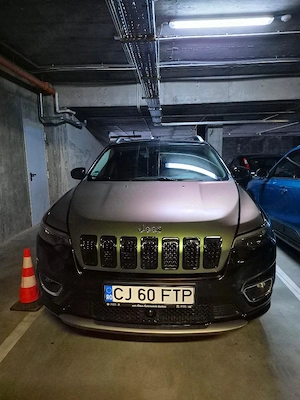 Jeep Cherokhe  an 2020 - imagine 10