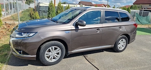 Mitsubishi Outlander PHEV 2.0 4WD Plus - imagine 6