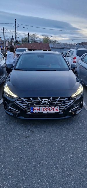 Hyundai i30 Fastback 1.5 T-GDI MHEV, Garantie pana in Aprilie 2029 - imagine 2