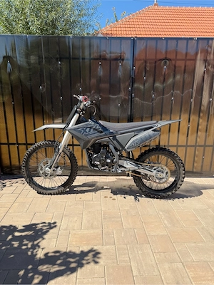 Vând cross XTL 250