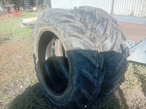 Vand cauciucuri 12.4 tractor DT445 - imagine 3