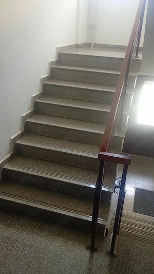 Vând apartament în Floresti jud Cluj  - imagine 2